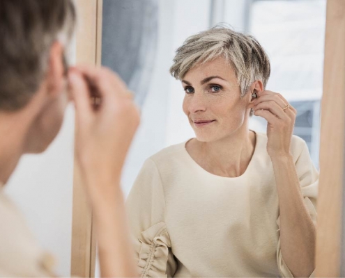 سماعات طبية صغيرة داخل الأذن